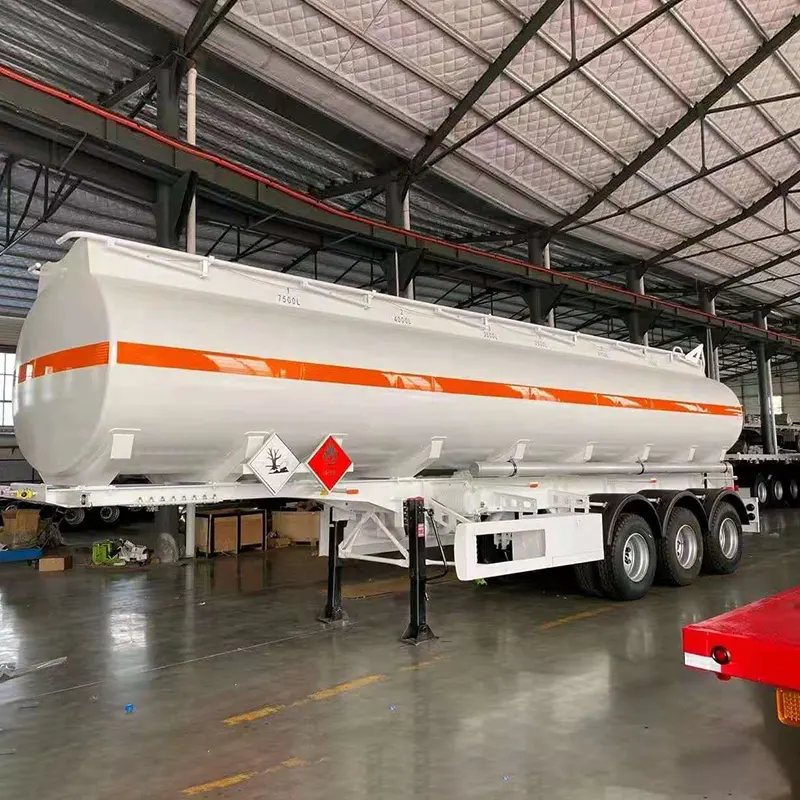 Trailers semi -tanque de petróleo: transportar ouro líquido